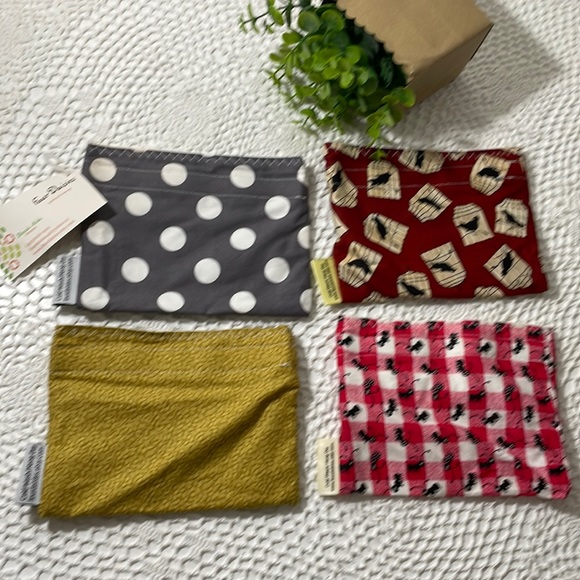 Set of 4 Four Daisies Handmade Make Up Bags NEW! - Picture 1 of 6